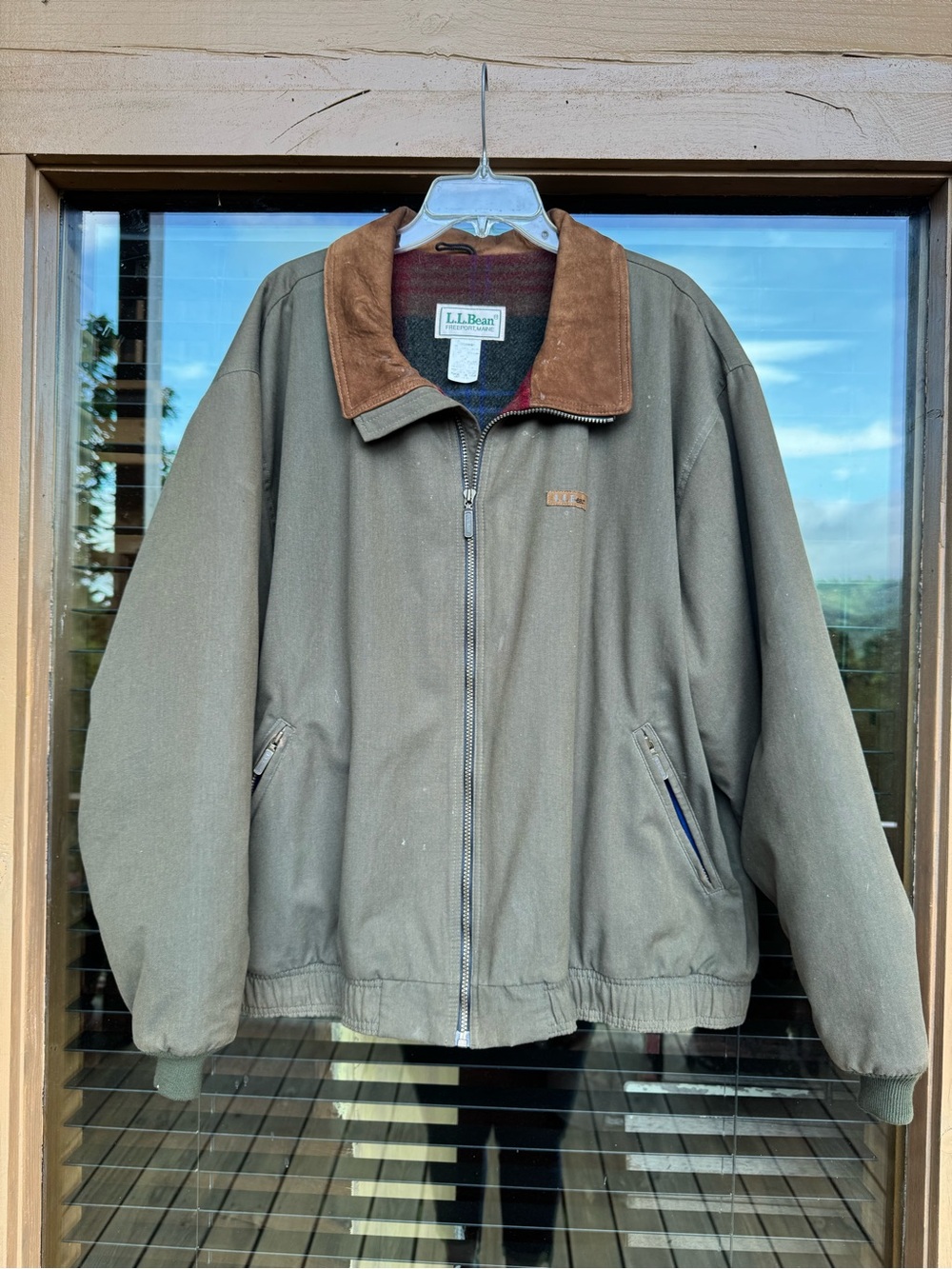 Vintage 1990’sL.L. Bean Olive Green Jacket with Brown Suede Collar